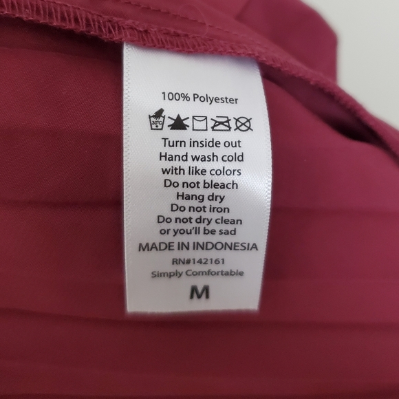 Lularoe Elegant Jill Metallic Pleated Skirt - Picture 15 of 15